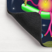 SheAlien auf ihrem Schwingen Mousepad (Ecke)