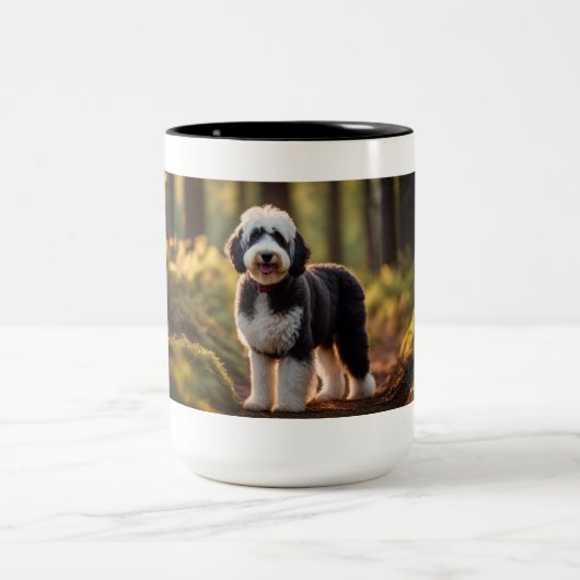 Sheepadoodle in der waldreichen Tasse (Mittel)