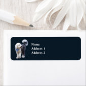 Sheepadoodle mit blauem karierten Schal (Insitu)