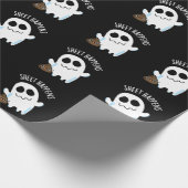 Sheet Happens Funny Ghost Pun Dark BG Geschenkpapier (Ecke)