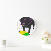 Sheila Mops - Ball-Liebe Runde Wanduhr (Zuhause)