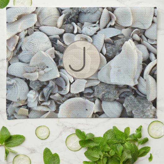 Shell Haven Initial Pattern Geschirrtuch (Gefaltet)