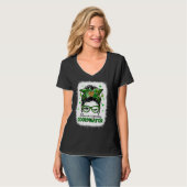 Shenanigans Coordinator Messy Bun Saint Patricks D T-Shirt (Vorderseite Vollansicht)