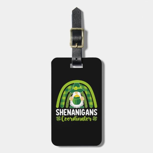 Shenanigans-Koordinator Gnomes St Patrick's Day Gepäckanhänger (Vorderseite vertikal)