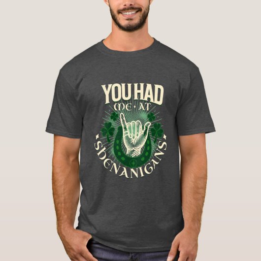 Shenanigans Punny St. Patrick's Day T-Shirt (Vorderseite)