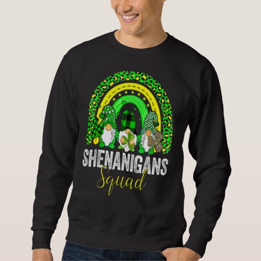 Shenanigans Squad Irish Gnomes Rainbow St Patrick' Sweatshirt (Vorderseite)