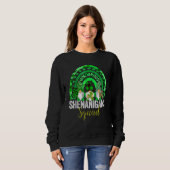 Shenanigans Squad Irish Gnomes Rainbow St Patrick' Sweatshirt (Vorne ganz)