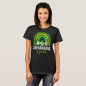 Shenanigans Squad Irish Gnomes Rainbow St Patrick' T-Shirt (Vorne ganz)