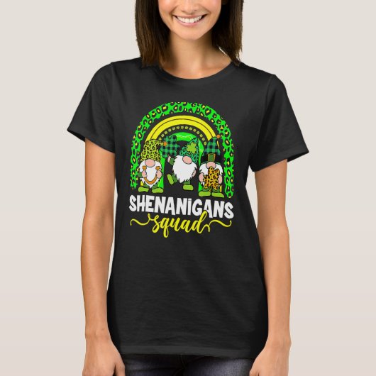 Shenanigans Squad Irish Gnomes Rainbow St Patrick' T-Shirt (Vorderseite)
