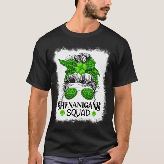 Shenanigans Squad St. Patrick's Day Messy Bun T-Shirt (Vorderseite)