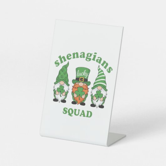 Shenanigans Squad St. Patrick's Day Tiered Tray Gn Sockelschild (Vorderseite)