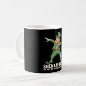 Shenanigator Dabbing Leprechaun St Patrick's Day Kaffeetasse (Vorderseite Links)