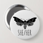 SHER/HER Pronouns Handgezogenes Moth Insect Button (Vorne & Hinten)