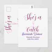 She's a catch champagne bottle bachelorette weeken postkarte (Vorne/Hinten)