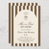 She's A Tini Bit Older Coffee Martini Birthday Einladung (Vorne/Hinten)