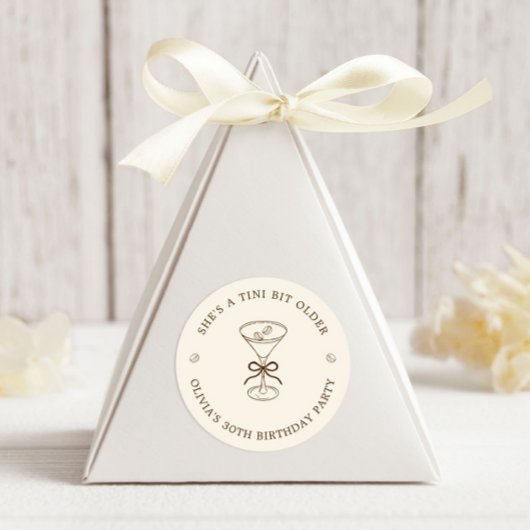 She's A Tini Bit Older Coffee Martini Birthday Runder Aufkleber