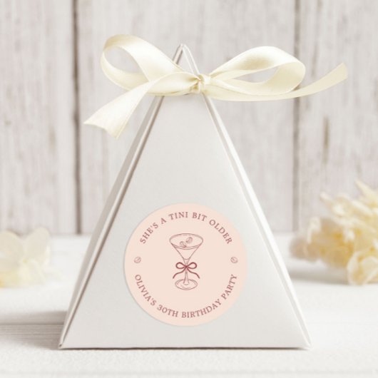 She's A Tini Bit Older Coffee Martini Birthday Runder Aufkleber