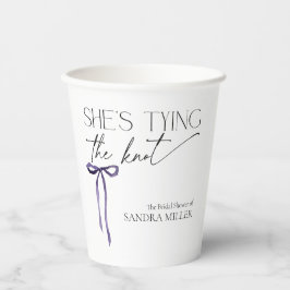 Shes bindet das Lila Brautparty des Knotens Pappbecher
