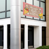 SHE'S FRESH OFF THE MARKET party banner (Äußeres Gebäude)