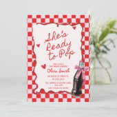  She's Ready to Pop Soda pink & red Baby Shower  Einladung (Stehend Vorderseite)