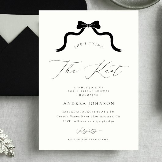She's Tying the Knot Black Bow Ivory Bridal Shower Einladung