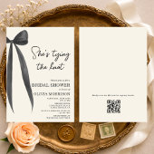 She's Tying the Knot Bow QR Code Bridal Shower Einladung