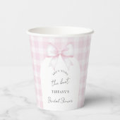 She's Tying The Knot Elegant Bow Bridal Shower Pappbecher (Rückseite)