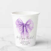 She's Tying The Knot Purple Bow Bridal Shower Pappbecher (Vorderseite)