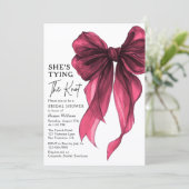 She's Tying The Knot QR Code Bridal Shower Einladung (Stehend Vorderseite)