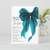 She's Tying The Knot QR Code Bridal Shower Einladung (Stehend Vorderseite)