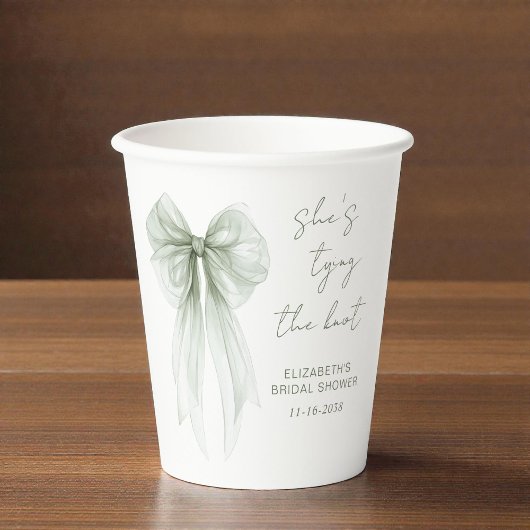She's Tying The Knot Sage Green Bow Bridal Shower Pappbecher