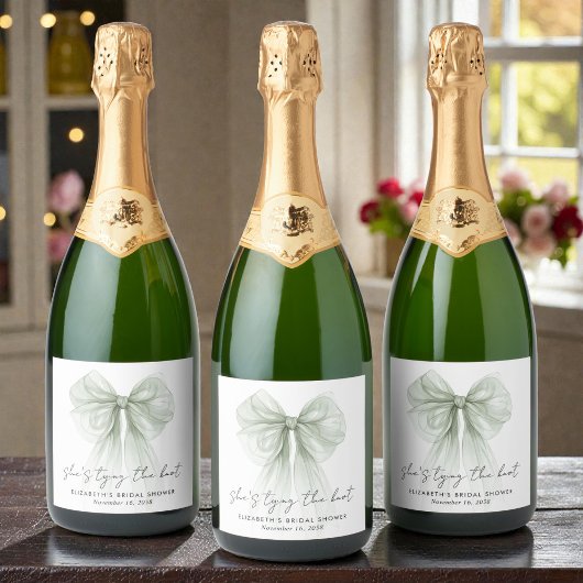 She's Tying The Knot Sage Green Bow Bridal Shower Schaumweinetikett