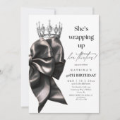 She's Wrapping Up Her thirties Bow 40th Birthday Einladung (Vorderseite)