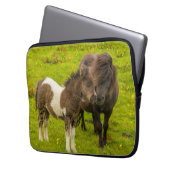 Shetland Pony Mother and Offspring Laptopschutzhülle (Vorderseite Links)