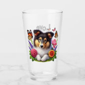 Shetland Sheepdog mit Blume und Schmetterlingen Glas (Vorderseite)