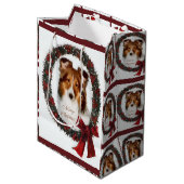 Shetland Sheepdog Sheltie Christmas Mittlere Geschenktüte (Vorderseite Schrägansicht)