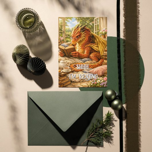 Shhh… Ich lese gemütlich mit Drache  Karte