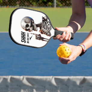 SHHH... Niemand kümmert sich um Skelett mit defian Pickleball Schläger