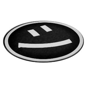 ㋛ Shi Kana Katakana Smiling Emoji / Emoticon Schneidebrett