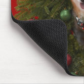 Shiba Inu Hund sitzend im Weihnachtskranz Mousepad (Ecke)