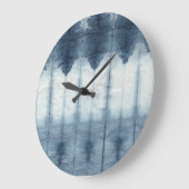 Shibori Indigio Print Große Wanduhr (Winkel)
