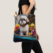Shih Tzu auf einem Paddel: Ein Landschaftliches Ab Tasche (Von Nahem)