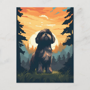 Shih Tzu bei Sonnenuntergang im Wald Postkarte