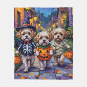 Shih Tzu Dogs Trick-or-Treating Halloween Costumes Fleecedecke (Vorderseite)