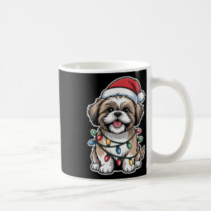 Shih Tzu eingewickelt in Weihnachtslichter Kaffeetasse
