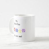 Shih Tzu geht durch Sie Kaffeetasse (Vorderseite Links)