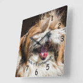 Shih tzu yawning laughing smile text customize quadratische wanduhr (Winkel)