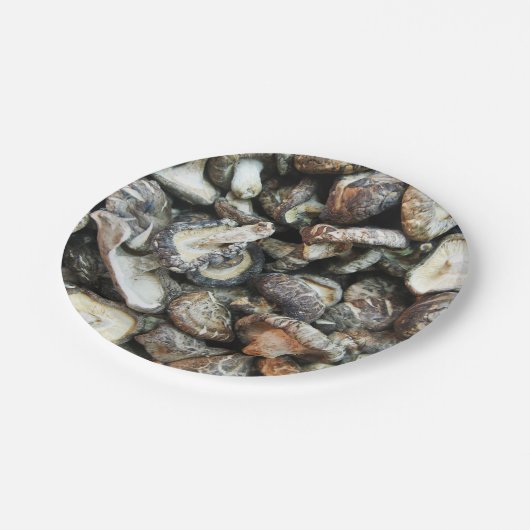 Shiitake Mushrooms Pappteller (Schrägansicht)