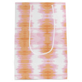 Shimmer Ikat in Pink and Orange Mittlere Geschenktüte (Rückseite)