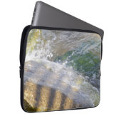Shimmering Water on Rocks Laptop Sleeve (Vorne Rechts)